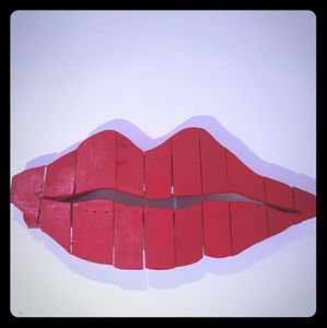 wood pallet lips